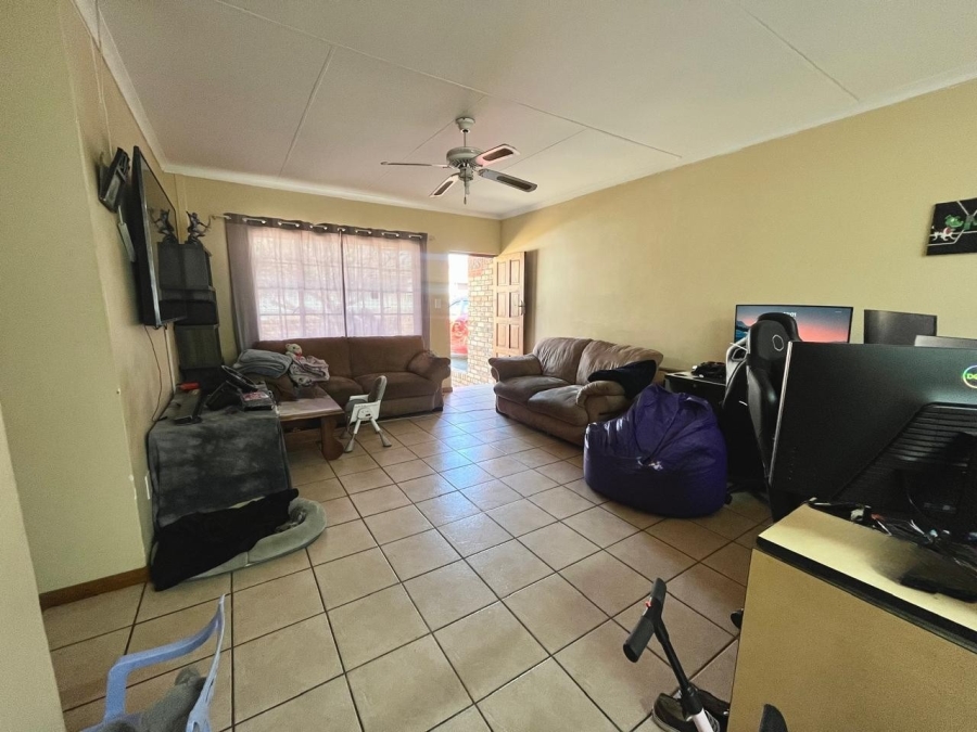 To Let 3 Bedroom Property for Rent in Protea Park North West